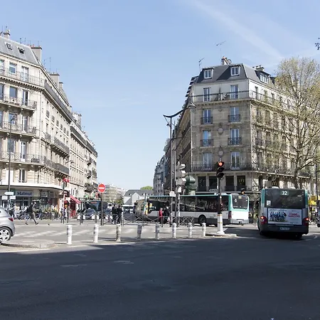 Veeve - Balcony Over The Tree-lined Boulevard Parigi